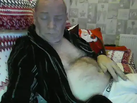 Snapshot of gibbo62 chatting on December 19, 2024, 12:45 am gibbo62 online show from December 19, 2024, 12:45 am