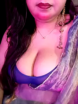 Snapshot of Suhanakhan00 chatting on March 2, 2026, 6:03 am Suhanakhan00 online show from March 2, 2026, 6:03 am