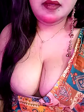 Snapshot of Suhanakhan00 chatting on March 12, 2026, 6:47 pm Suhanakhan00 online show from March 12, 2026, 6:47 pm