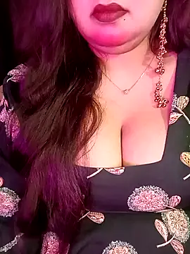 Snapshot of Suhanakhan00 chatting on April 1, 2026, 6:36 am Suhanakhan00 online show from April 1, 2026, 6:36 am