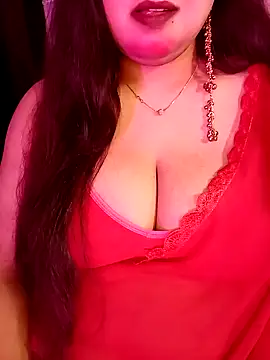 Snapshot of Suhanakhan00 chatting on April 2, 2026, 8:45 am Suhanakhan00 online show from April 2, 2026, 8:45 am