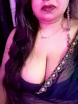 Snapshot of Suhanakhan00 chatting on April 24, 2026, 11:23 am Suhanakhan00 online show from April 24, 2026, 11:23 am