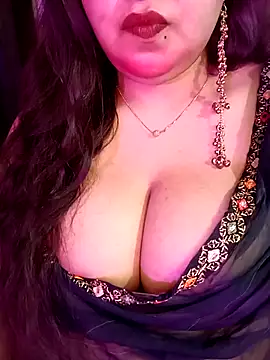 Snapshot of Suhanakhan00 chatting on April 25, 2026, 7:55 am Suhanakhan00 online show from April 25, 2026, 7:55 am