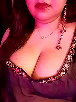 Snapshot of Suhanakhan00 chatting on April 25, 2026, 6:16 pm Suhanakhan00 online show from April 25, 2026, 6:16 pm
