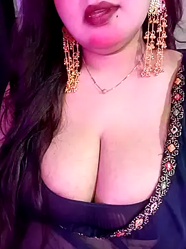 Snapshot of Suhanakhan00 chatting on April 29, 2026, 6:03 pm Suhanakhan00 online show from April 29, 2026, 6:03 pm