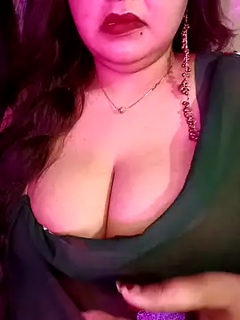 Snapshot of Suhanakhan00 chatting on May 2, 2026, 8:08 am Suhanakhan00 online show from May 2, 2026, 8:08 am