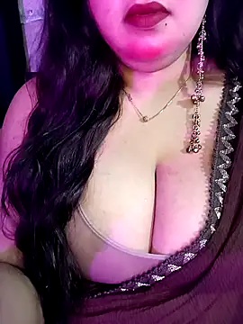 Snapshot of Suhanakhan00 chatting on May 5, 2026, 9:17 am Suhanakhan00 online show from May 5, 2026, 9:17 am