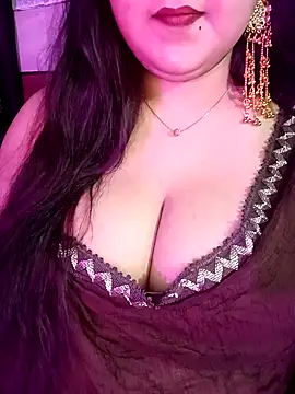 Snapshot of Suhanakhan00 chatting on May 15, 2026, 11:17 am Suhanakhan00 online show from May 15, 2026, 11:17 am