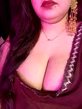 Snapshot of Suhanakhan00 chatting on May 16, 2026, 10:36 am Suhanakhan00 online show from May 16, 2026, 10:36 am