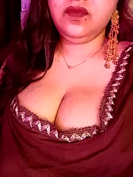 Snapshot of Suhanakhan00 chatting on May 22, 2026, 10:21 am Suhanakhan00 online show from May 22, 2026, 10:21 am