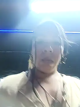 Snapshot of Karenn12 chatting on November 13, 2025, 2:10 am Karenn12 online show from November 13, 2025, 2:10 am