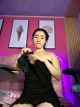 Snapshot of Sophie_LS chatting on September 21, 2025, 3:19 am Sophie LS online show from September 21, 2025, 3:19 am