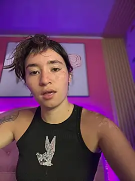 Snapshot of Sophie_LS chatting on December 5, 2025, 1:52 pm Sophie LS online show from December 5, 2025, 1:52 pm