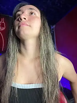 Snapshot of Sophie_LS chatting on December 17, 2025, 4:18 am Sophie LS online show from December 17, 2025, 4:18 am