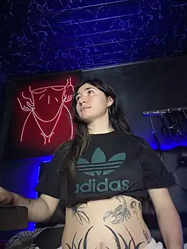 Sophie LS online show from April 7, 2026, 3:18 am