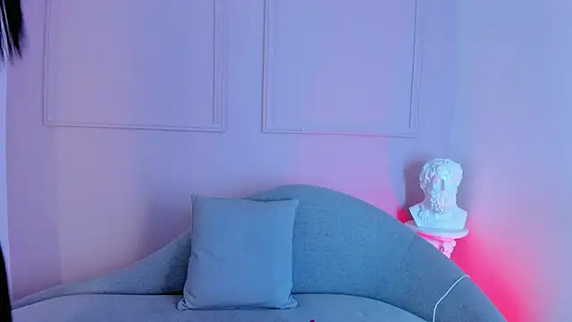 Snapshot of victoria_milann chatting on December 3, 2025, 2:37 pm victoria milann online show from December 3, 2025, 2:37 pm