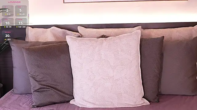 Snapshot of IvyEllis chatting on April 25, 2026, 1:41 pm IvyEllis online show from April 25, 2026, 1:41 pm
