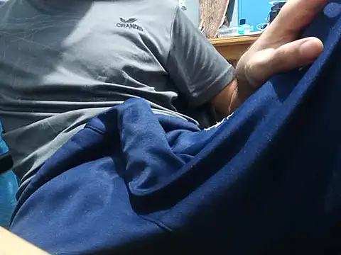 Snapshot of SALLY_OMAR_ chatting on November 17, 2025, 11:10 pm SALLY OMAR online show from November 17, 2025, 11:10 pm