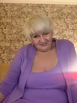 Laura Millf online show from January 13, 2025, 2:42 pm