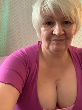 Laura Millf online show from January 16, 2025, 10:10 am