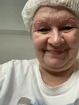 Laura Millf online show from January 23, 2025, 4:04 pm