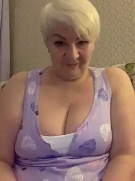 Laura Millf online show from February 1, 2025, 3:28 pm