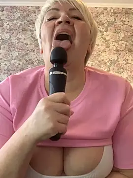 Laura Millf online show from February 13, 2025, 7:45 am