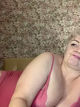 Laura Millf online show from February 26, 2025, 11:52 am