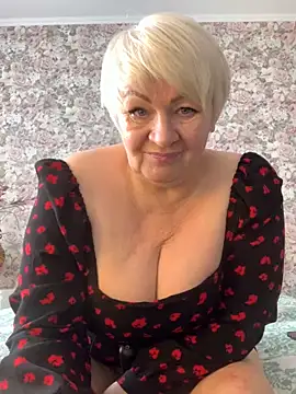 Laura Millf online show from March 3, 2025, 7:43 am