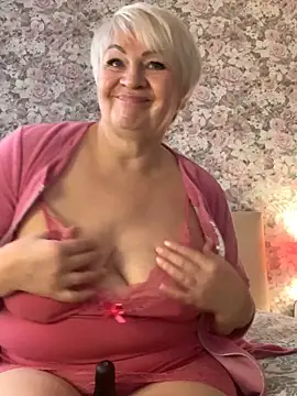 Laura Millf online show from March 4, 2025, 7:41 am