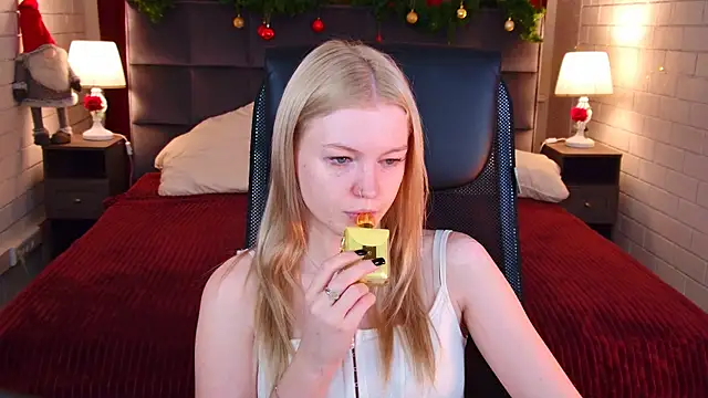 GraceGlamour online show from December 19, 2025, 5:14 am