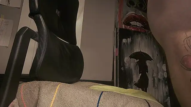 dani4334 online show from October 16, 2025, 7:04 pm