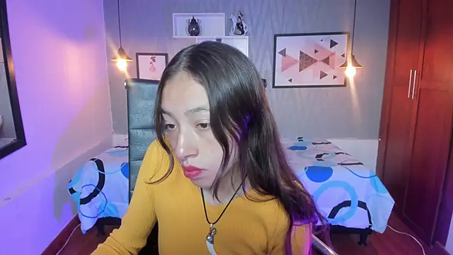 Valeria roussi online show from December 2, 2024, 1:02 pm