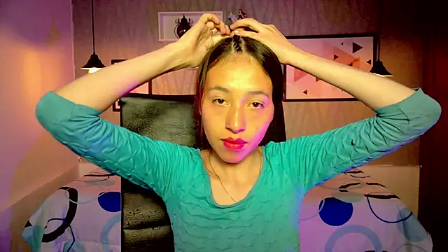 Valeria roussi online show from December 5, 2024, 1:06 pm