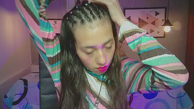 Valeria roussi online show from December 6, 2024, 1:22 pm