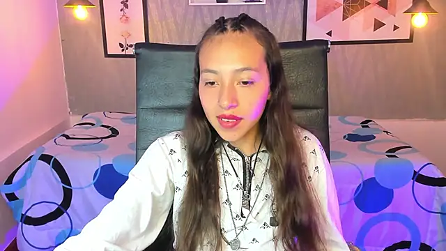 Valeria roussi online show from December 19, 2024, 8:13 pm