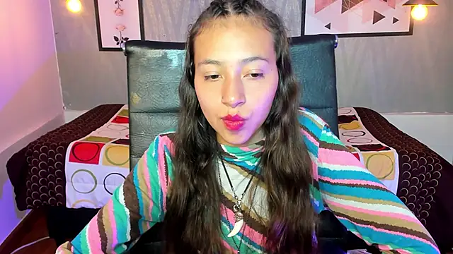 Valeria roussi online show from December 20, 2024, 8:01 pm