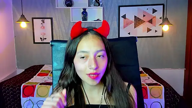 Valeria roussi online show from December 21, 2024, 8:10 pm