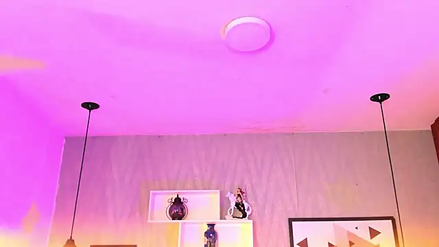 Valeria roussi online show from December 24, 2024, 1:50 pm