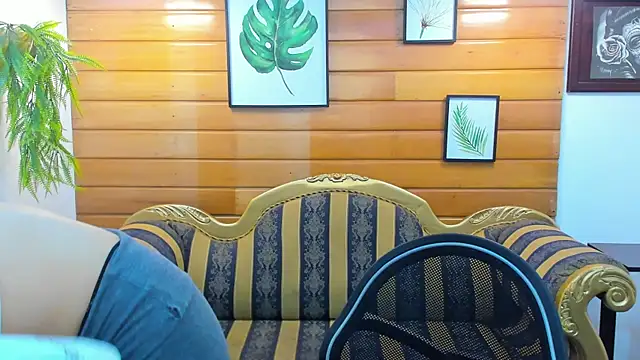 Valeria roussi online show from December 28, 2024, 8:04 pm