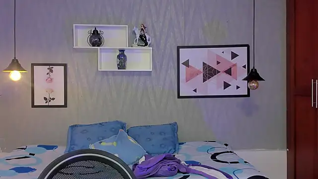 Valeria roussi online show from February 17, 2025, 2:26 pm