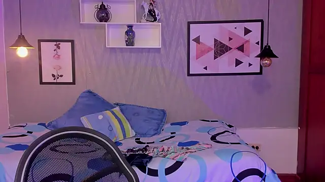 Valeria roussi online show from February 18, 2025, 2:06 pm