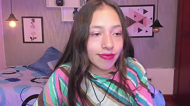 Valeria roussi online show from February 18, 2025, 5:10 pm