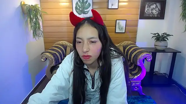 Valeria roussi online show from February 19, 2025, 5:38 pm