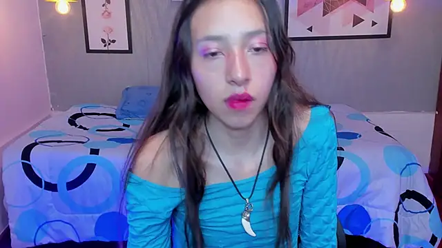 Valeria roussi online show from February 20, 2025, 5:07 pm