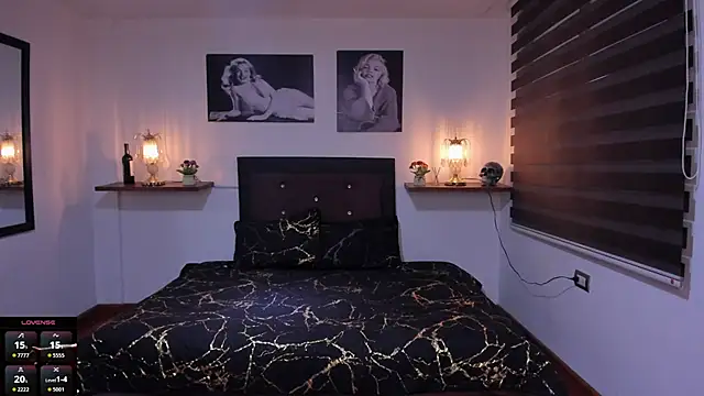 Valeria roussi online show from October 8, 2025, 1:53 pm