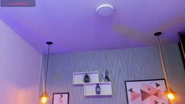 Valeria roussi online show from October 11, 2025, 2:04 pm