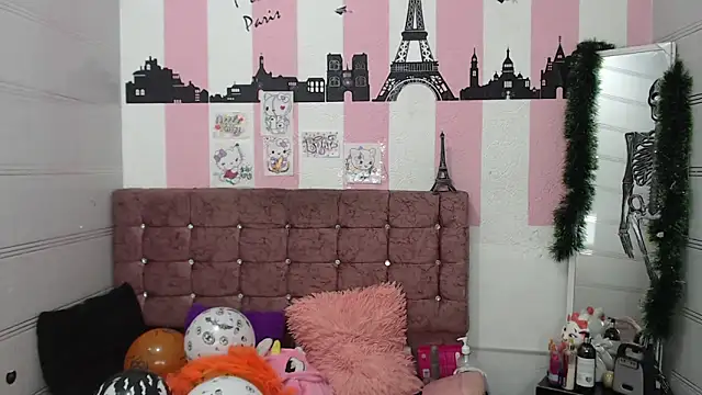 Snapshot of sara_caplerx chatting on October 8, 2025, 1:42 pm sara caplerx online show from October 8, 2025, 1:42 pm