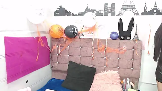 Snapshot of sara_caplerx chatting on October 18, 2025, 10:05 am sara caplerx online show from October 18, 2025, 10:05 am