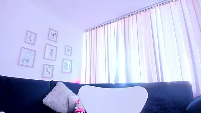 Snapshot of Valentina_Se chatting on December 15, 2024, 8:36 pm Valentina Se online show from December 15, 2024, 8:36 pm